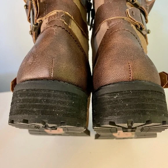 Von Dutch Boots - Picture 7 of 11